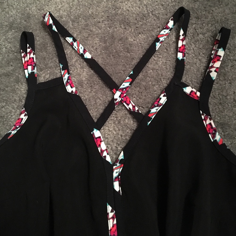 Cute strappy criss cross one piece romper💕 - Picture 4 of 6